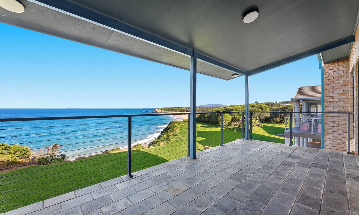 Potato Point House | POTATO GEM- Your next clifftop holiday