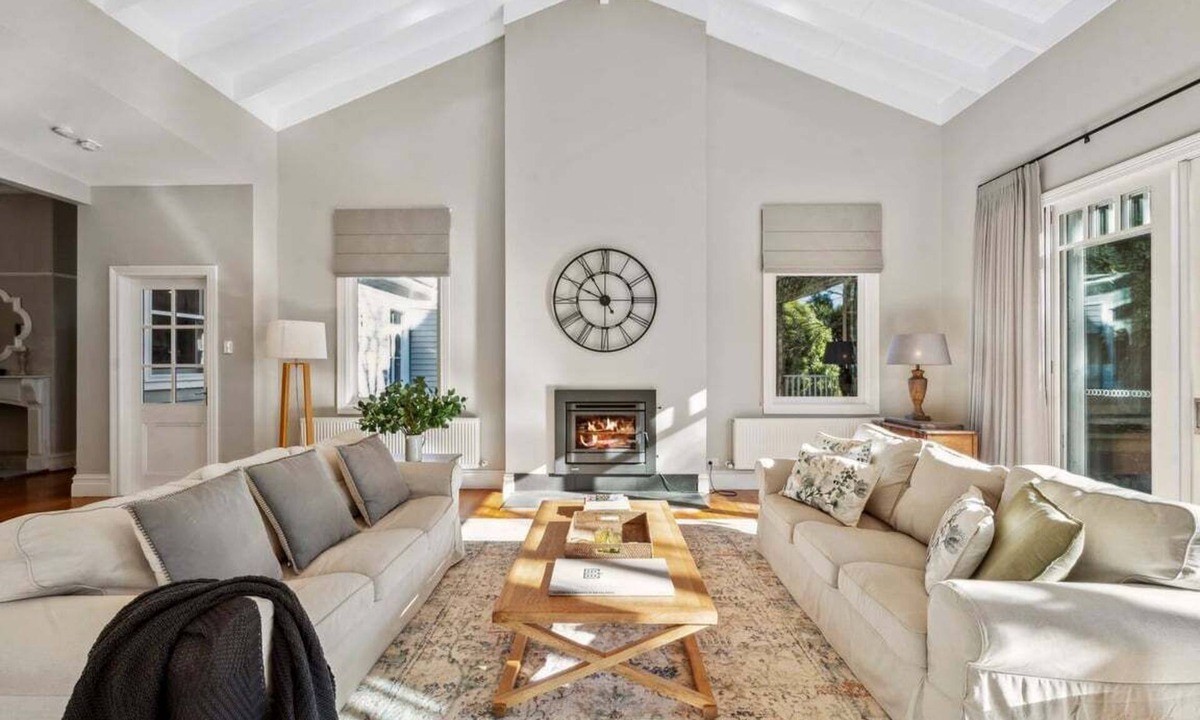 Katoomba Cabin | Prior Lodge Katoomba - Spacious & Stylish Retreat