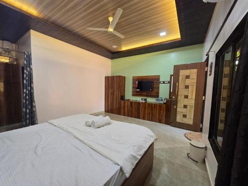 Ratnagiri House | Private Beach - Exotic Sea View Resort