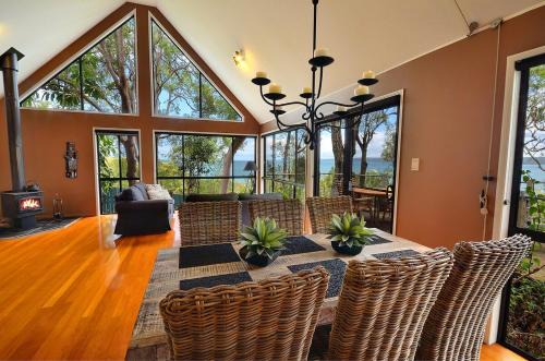 Brisbane Waterfront Ski Chalet | Private Luxury Island Retreat with Panoramic Bay Views