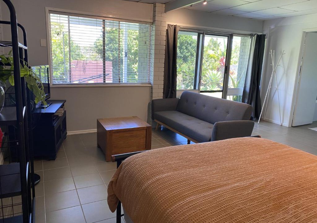Brighton House | Private self-contained guesthouse North Brisbane
