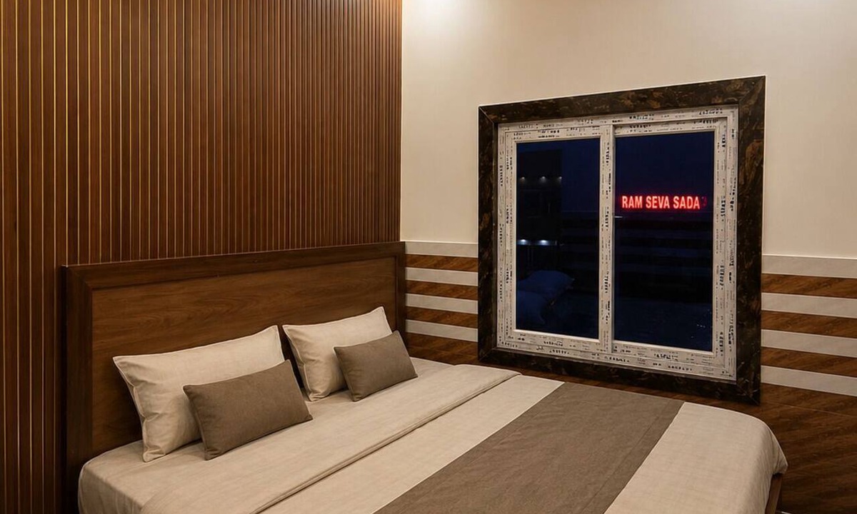 Govardhan Villa | Priya Dham