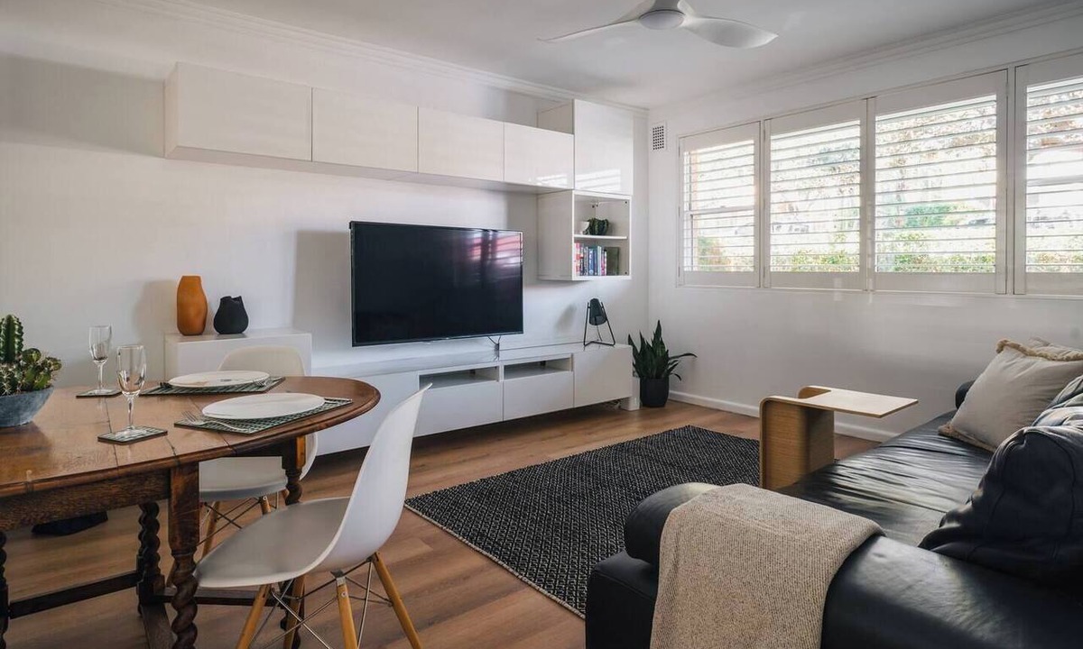 Manly Apartment | Quiet Little Manly 3 min walk Beaches Level Access