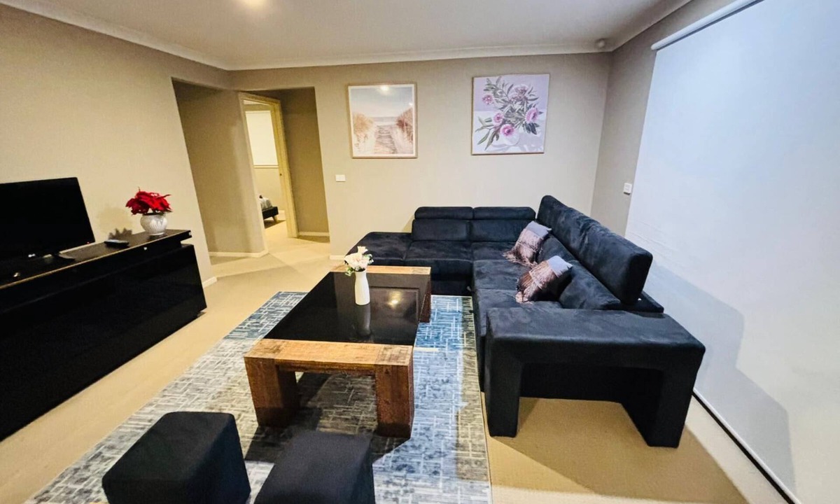 Melton South House | Quiet Melton Retreat 4BR + Garage