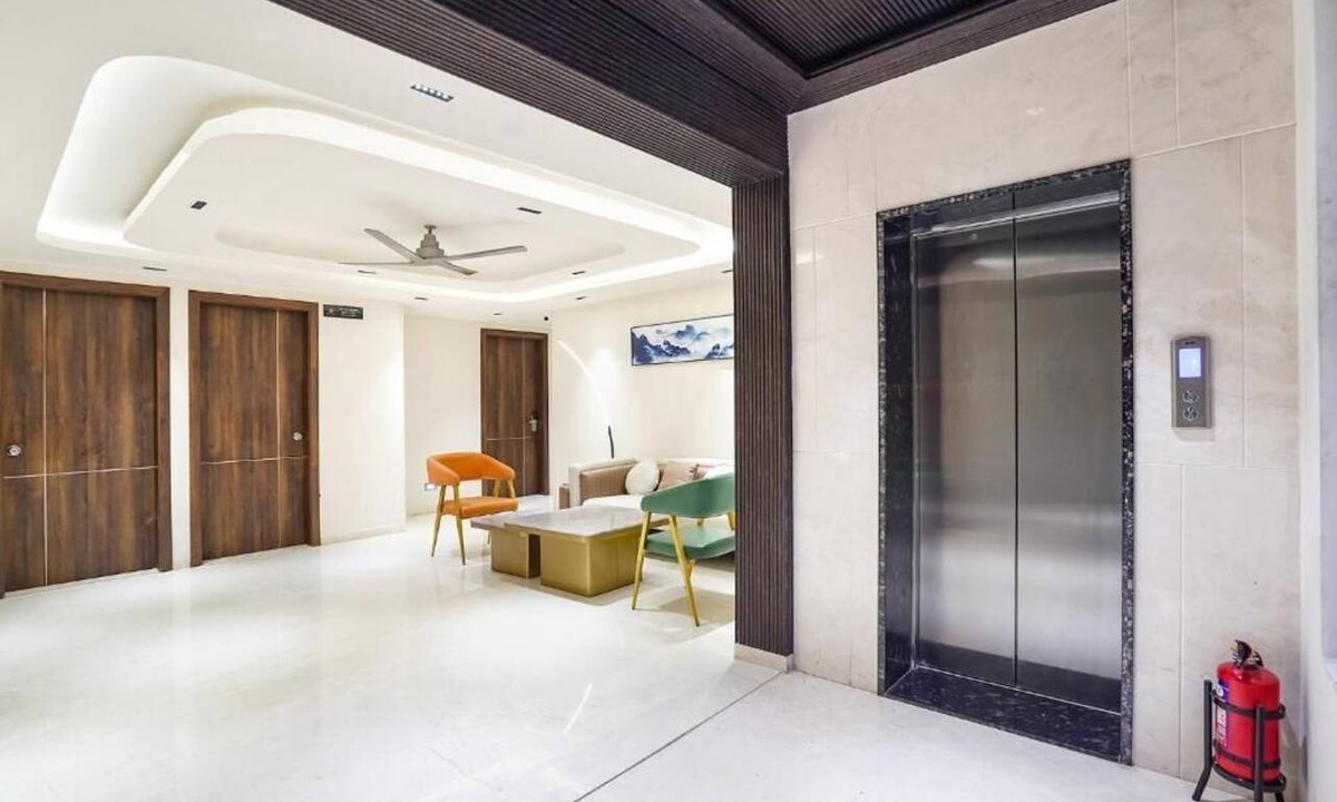5th Block Hotel | RAAYARA SUITE