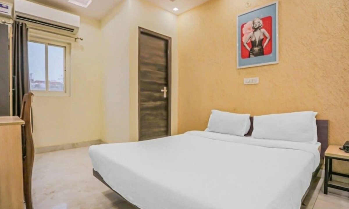 Govindpuri Hotel | Raj Residency Govindpuri