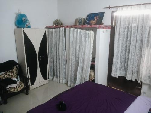 Paschim Vihar House | Rajwaniya home