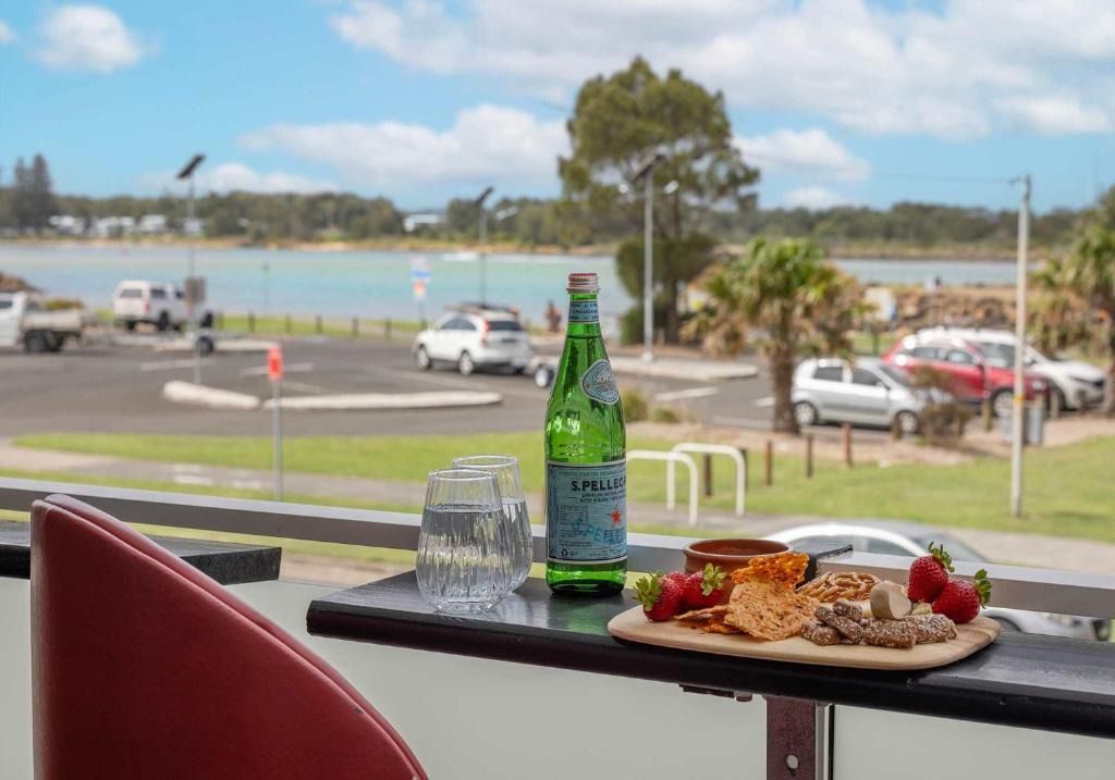 Lake Illawarra Apartment | Reddall Waterside Stay