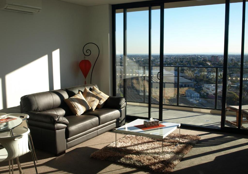 Redfern Apartment | Redfern Self-Contained One-Bedroom Apartment (17.02RED)