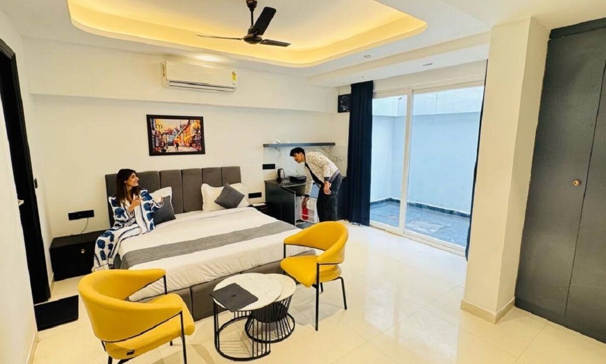 Gurugram Hotel | Reebah Inn & Suites