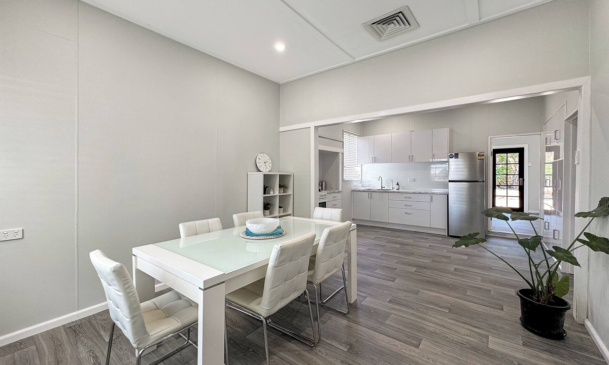 Broken Hill House | Relax at Gossan