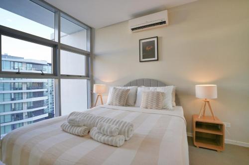 Hamilton Apartment | Relax & Unwind Riverside Home