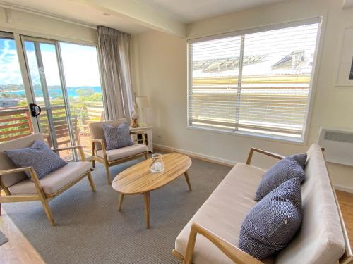 Mollymook House | Rileys Retreat - coastal home close to beach