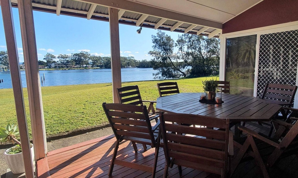Jervis Bay Cottage | Riverfront cottage in Booderee National Park Jervis Bay (at Christians Minde)