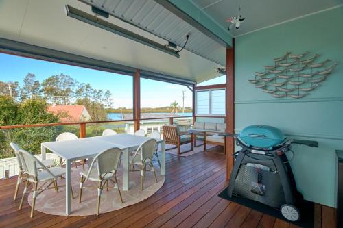 Harrington House | Riverside Retreat