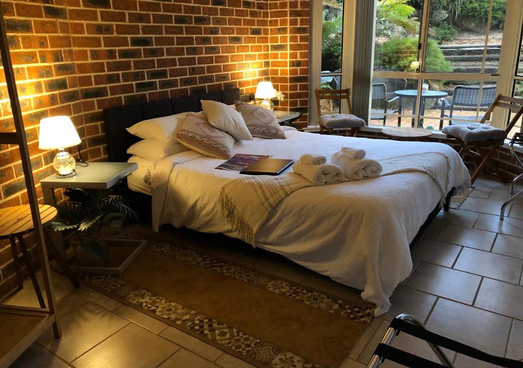 Orange East House | Rocky Rest