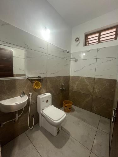 Malayattur Hotel | Romins Park