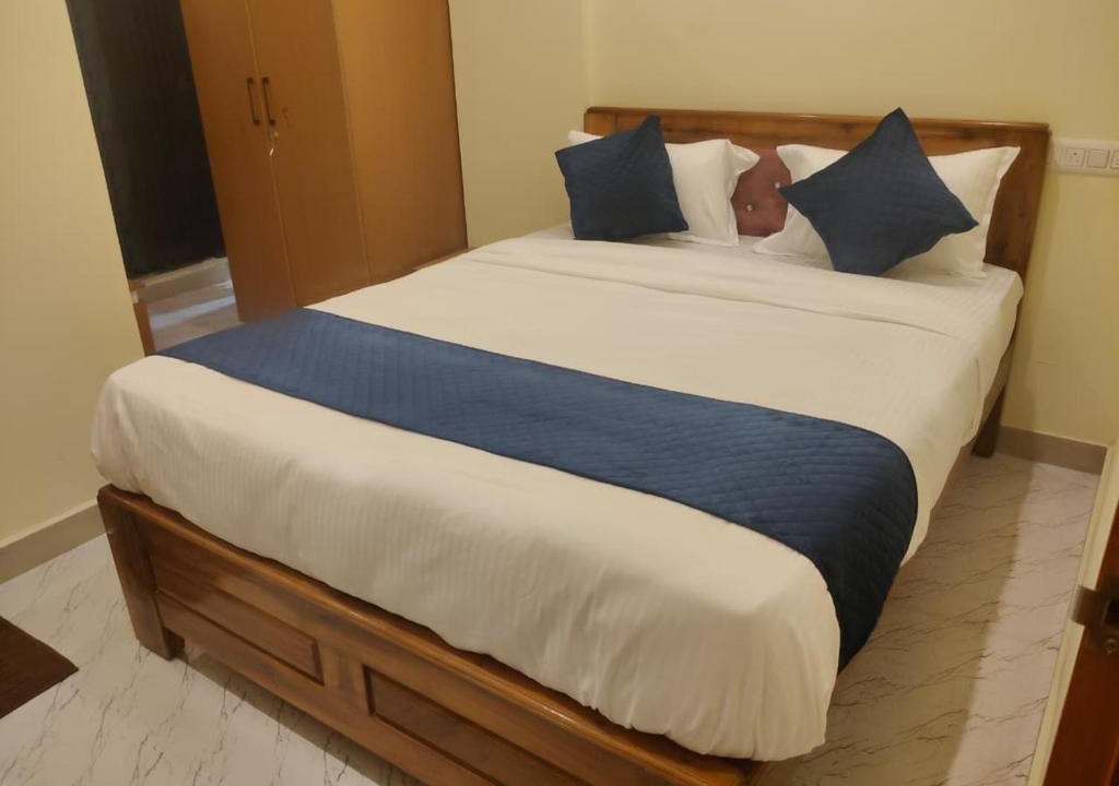 Kuvempu Nagara Hotel | Royal Inn