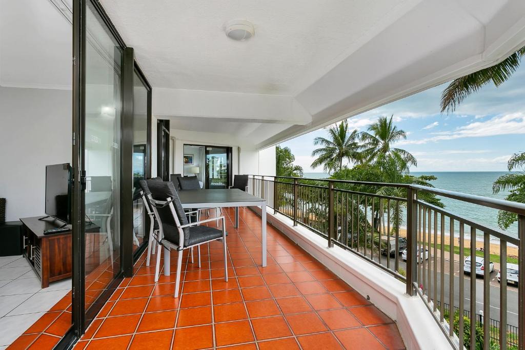 Trinity Beach Apartment | Roydon Beachfront Apartments