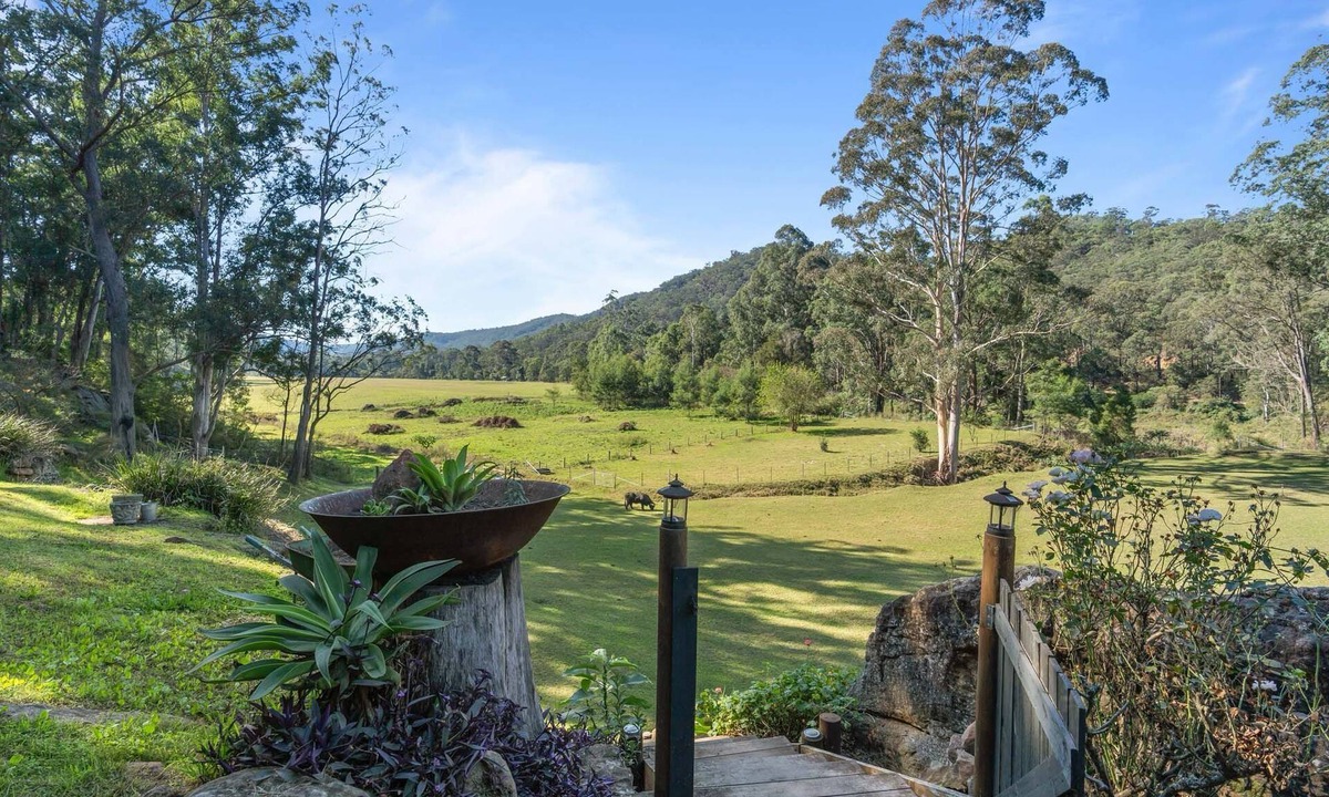 St. Albans House | Rustic Charm Meets Natural Beauty