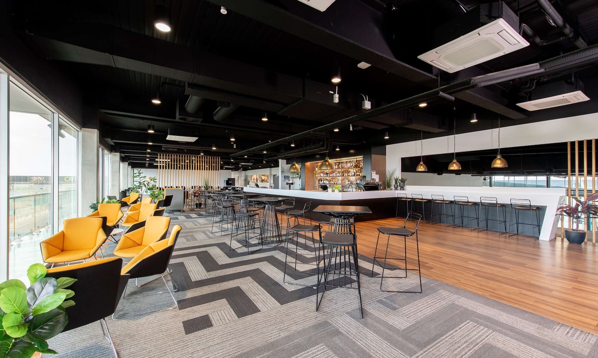 Seymour Hotel | Rydges Pit Lane Hotel