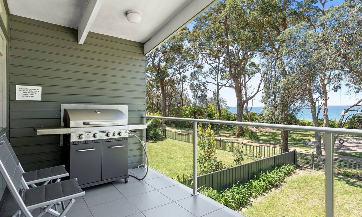 Vincentia House | Sabia Beach House by Book Jervis Bay - Beachfront - Sleeps 6
