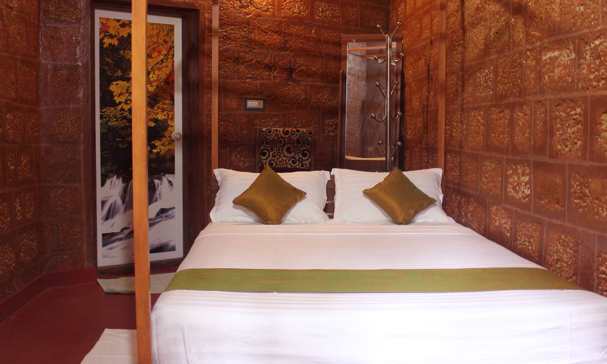 Kumily Hotel | Salaams Raama Heritage Eco Village