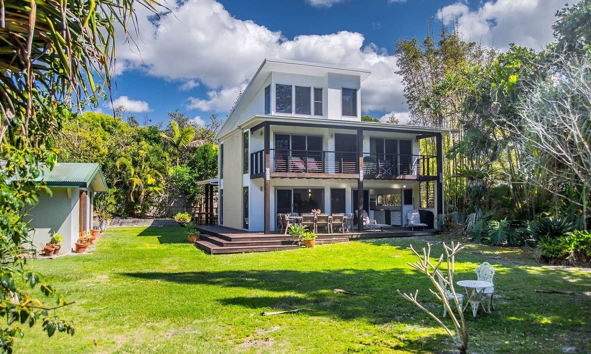 New Brighton House | Sandcastles- Absolute beach front