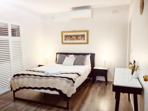 Sandringham Villa | Sandringham Getaway near Beautiful Beach and Shops