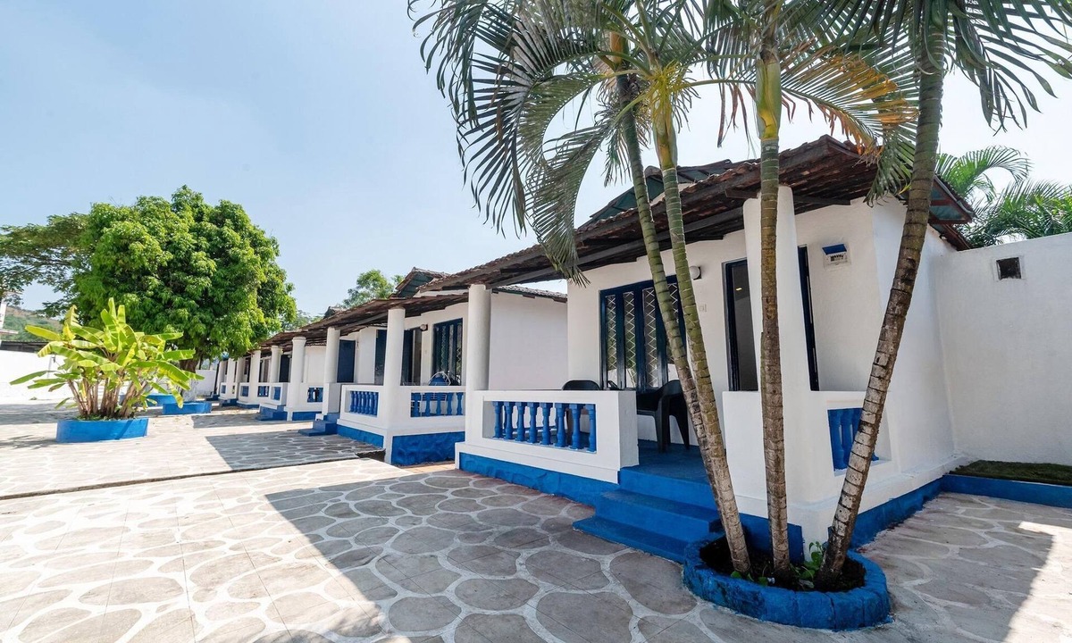 Lonavala House | Santorini Cabins by Palette | Pool | Chef