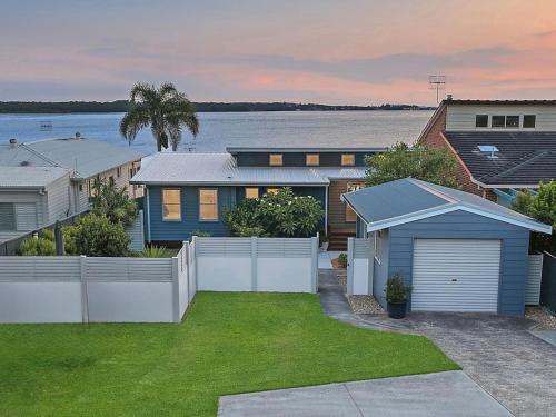 Budgewoi House | Scenic Shores