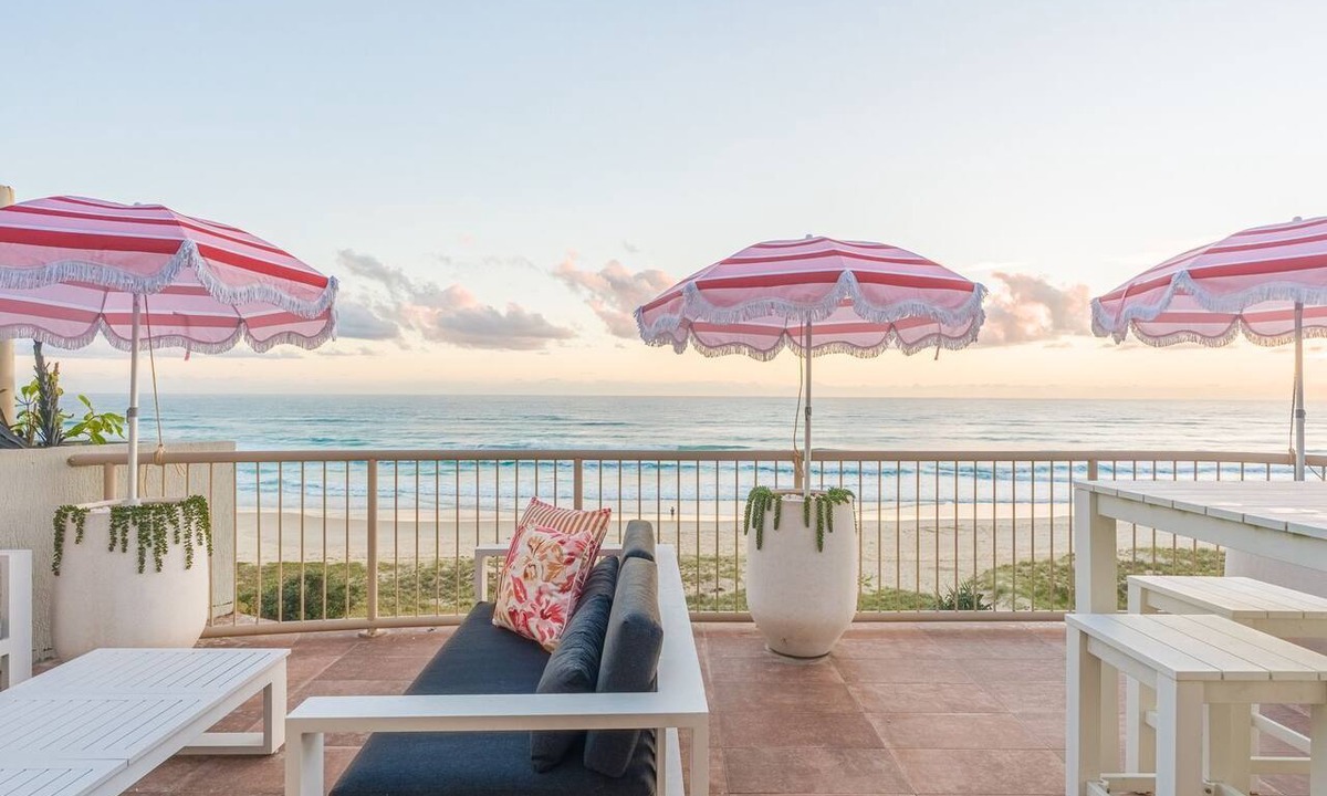 Tugun Apartment | Seacrest 9 - Absolute Beachfront Tugun - Linen Provided!