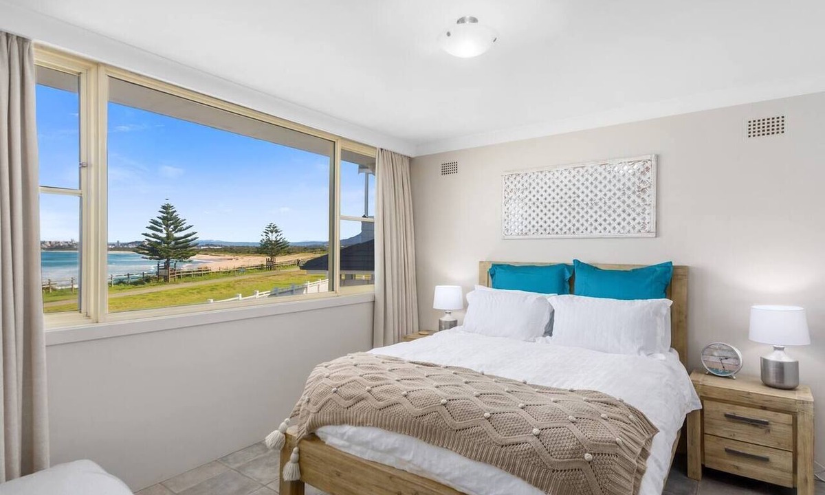 Towradgi Apartment | Seaside Escape Stunning Vistas over Towradgi Beach