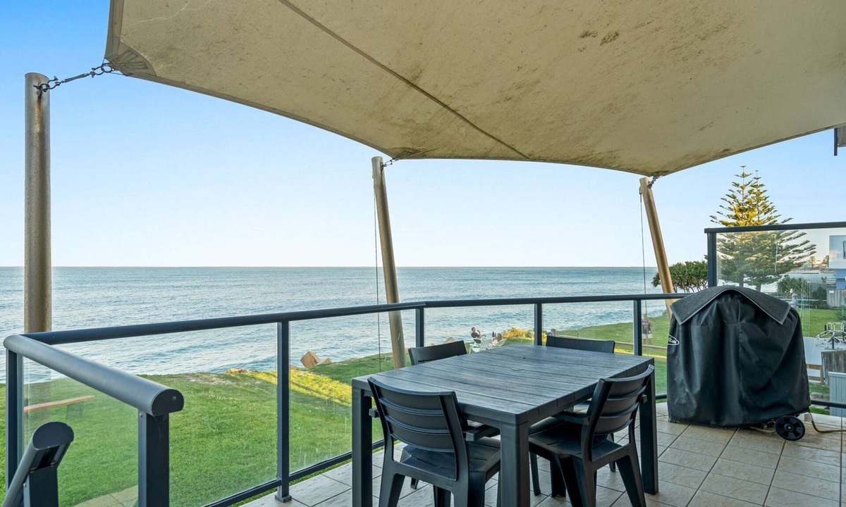 The Entrance North House | Seaside Haven on Hutton Road