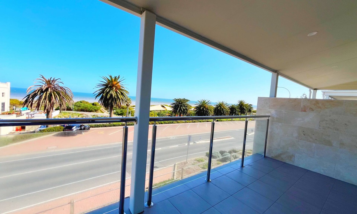 Semaphore House | Semaphore Beach Front Home With Sea Views