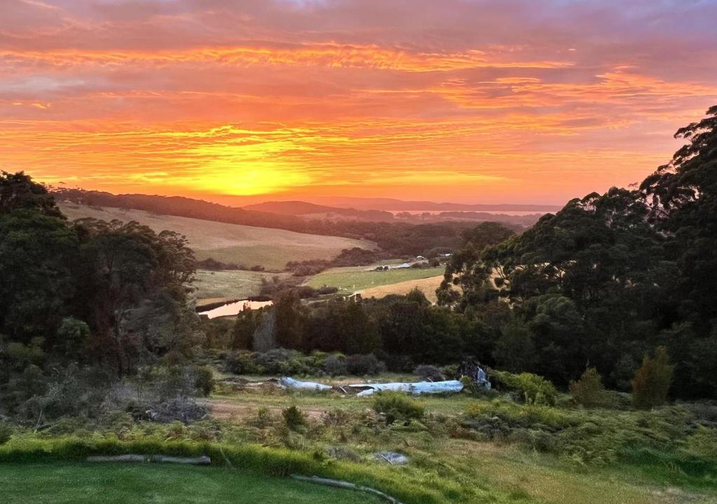 Shadforth House | Serendeva: Stunning views, private & EV charger