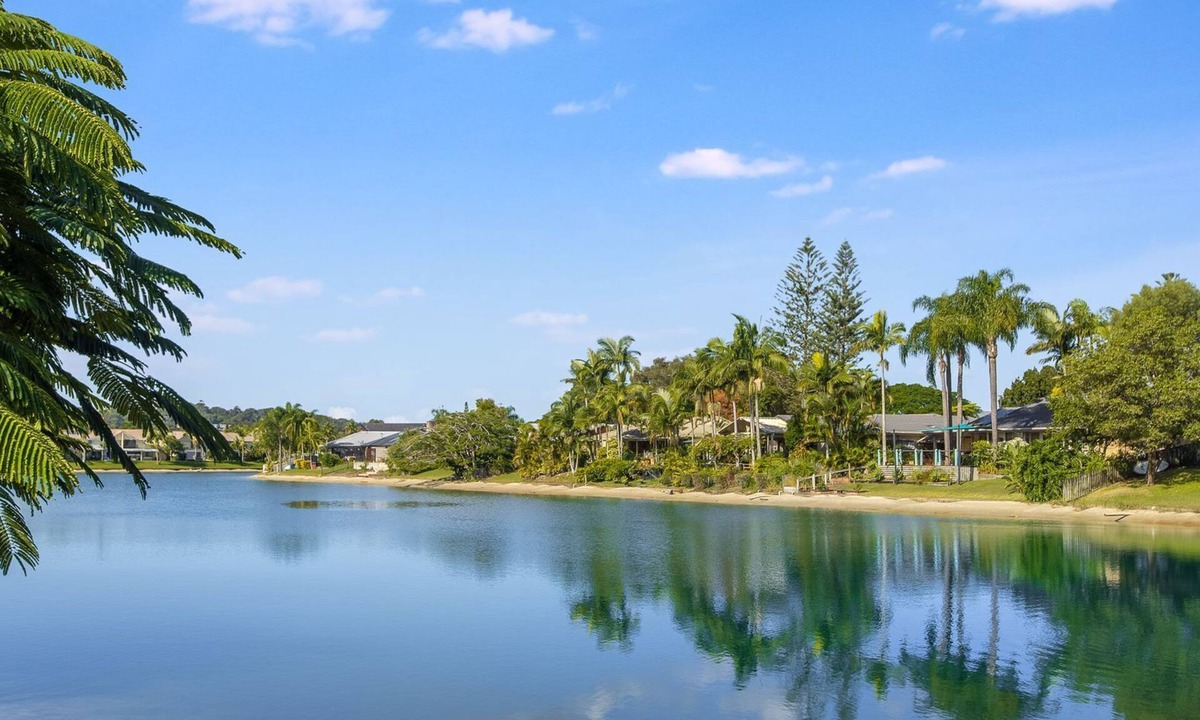 Elanora House | Serenity at Elanora - Waterfront Elanora - Min 3 Night Stays!