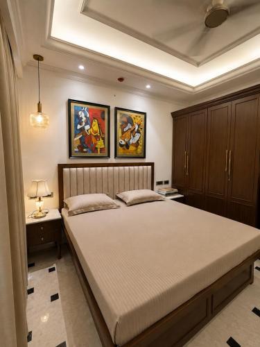 Gurugram Apartment | Signature Studio Warm & Elegant Studio Stay