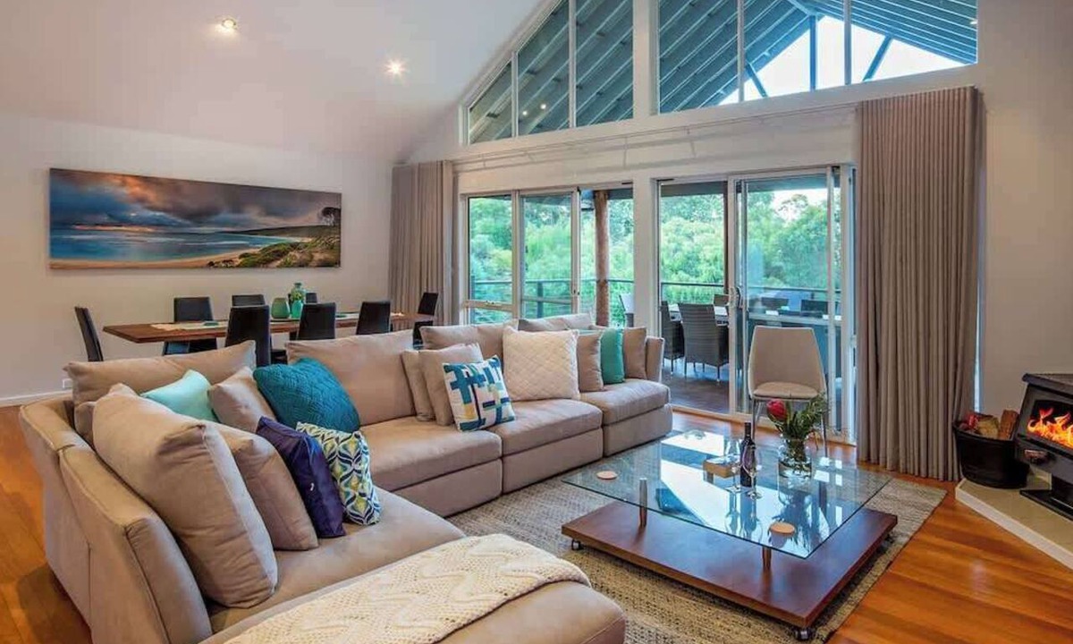 Yallingup House | Sky View—Elevated Estate with Resort-Style Pool