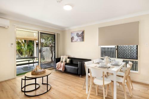 Acacia Ridge Apartment | Smart Suites Self Check-in Apartments - S Stockport