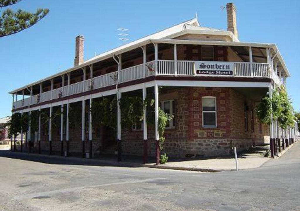 Wallaroo Hotel | Sonbern Lodge Motel