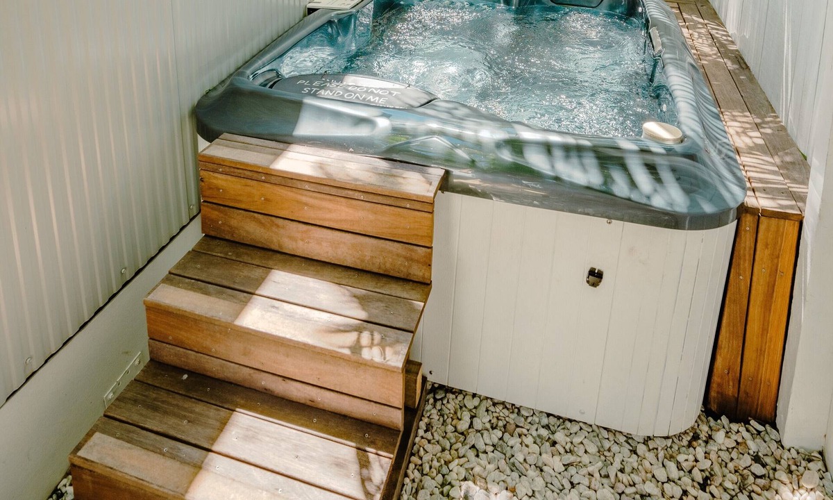 Coolum Beach House | Spa,Fire Pit,Cinema - The Cottage Coolum Beach