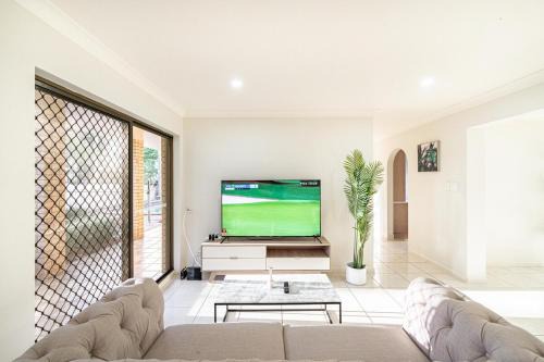 Sunnybank House | Space Abundant 4Bed 2Bath Sunnybank Retreat