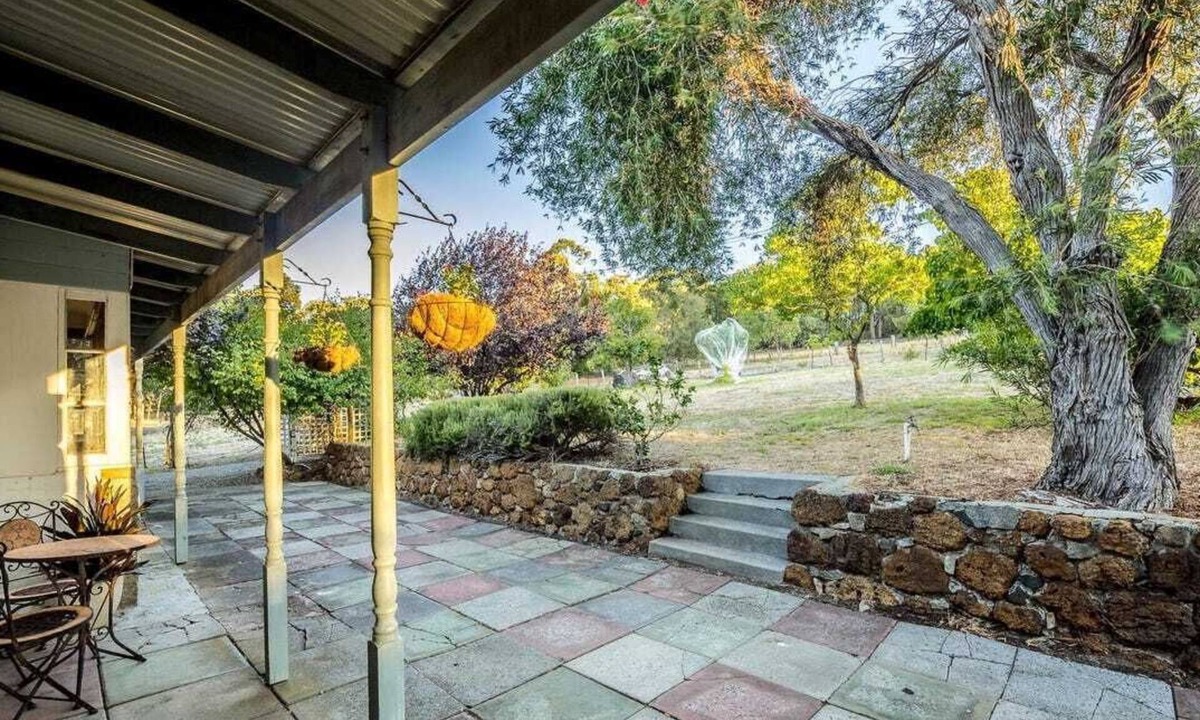 Parkerville Other | Spacious 100 year old renovated Perth Hills home with pool & nature views