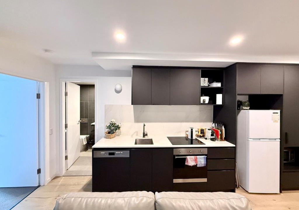 Reid Apartment | Spacious 2BR Apt in Canberra City Centre BBQ/Pool