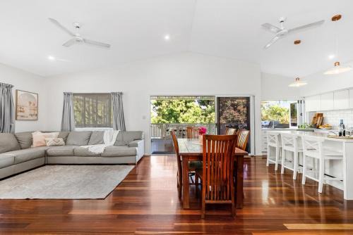 Belgian Gardens House | Spacious Queenslander Retreat
