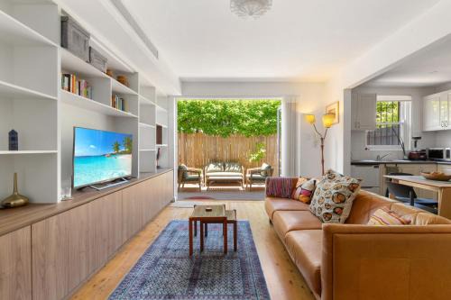 Marrickville Apartment | Spacious Stay Near Shops & Cafes in Marrickville