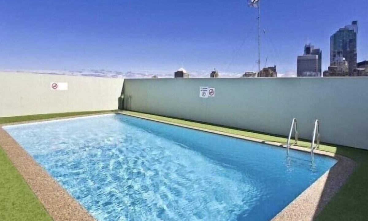 Haymarket Apartment | Spacious Studio w pool & just off Oxford St