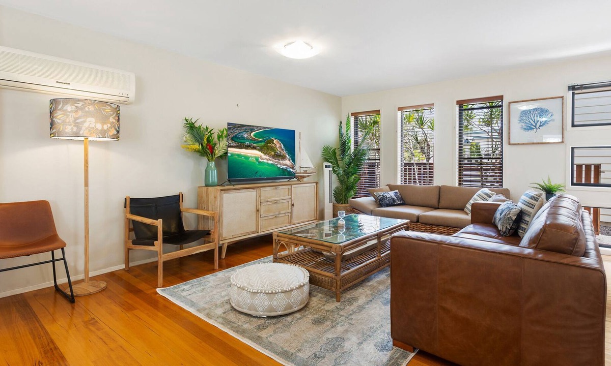 Mudjimba House | Spacious & Sunny 3-Bed Beachside Home