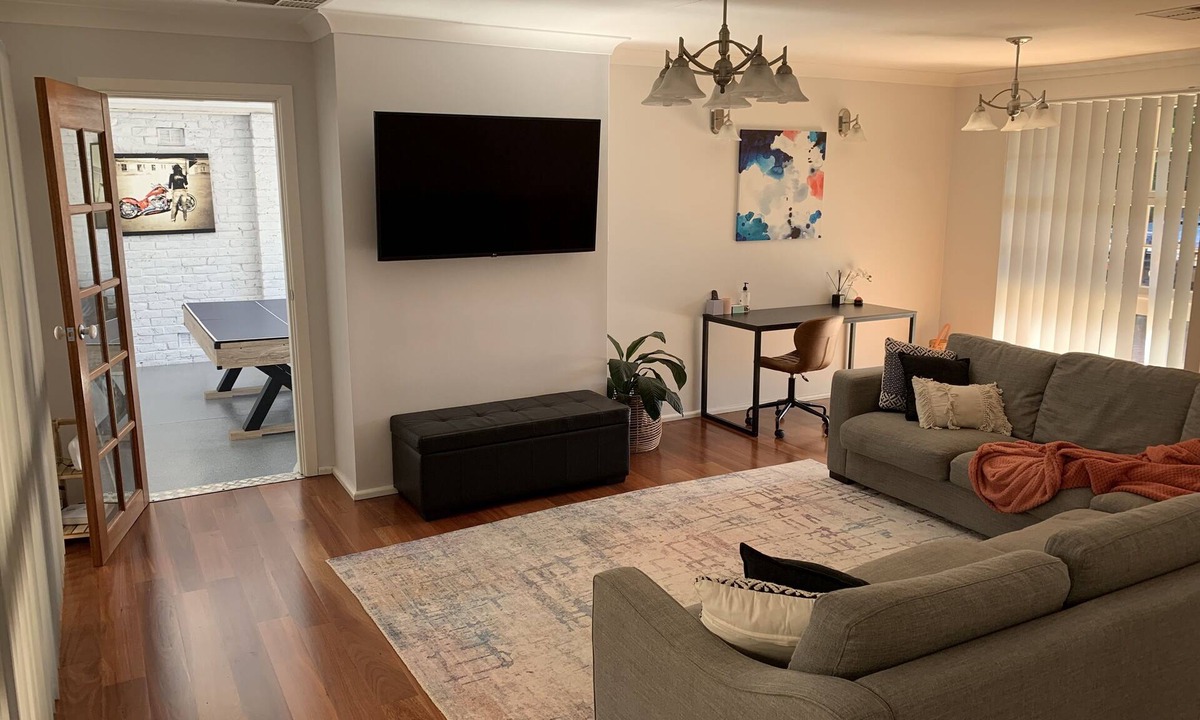 Emu Plains House | Stay Penrith~Work, Rest and Play~Gateway to the Blue Mountains~